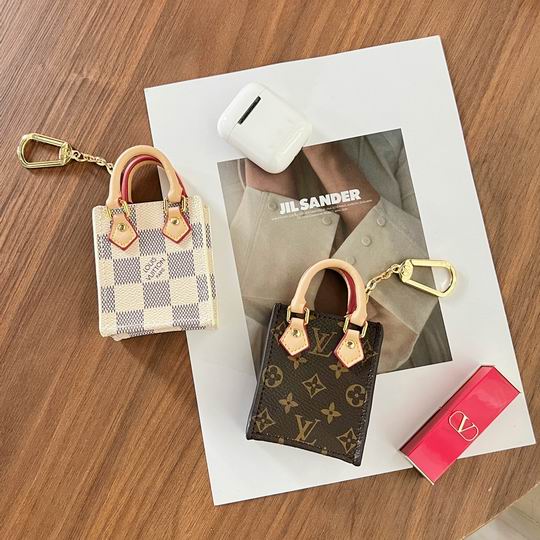 LV keyring 03lyh78